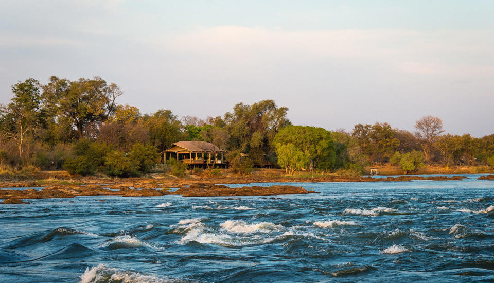 Exterior, Toka Leya, Mosi Oa Tunya NP, Zambia