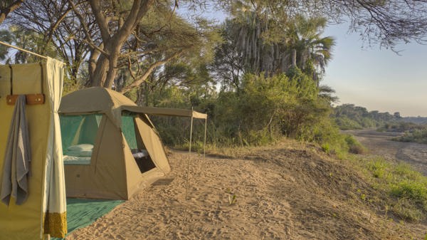 Exterior 2, Kichaka Kidogo, Ruaha, Tanzania
