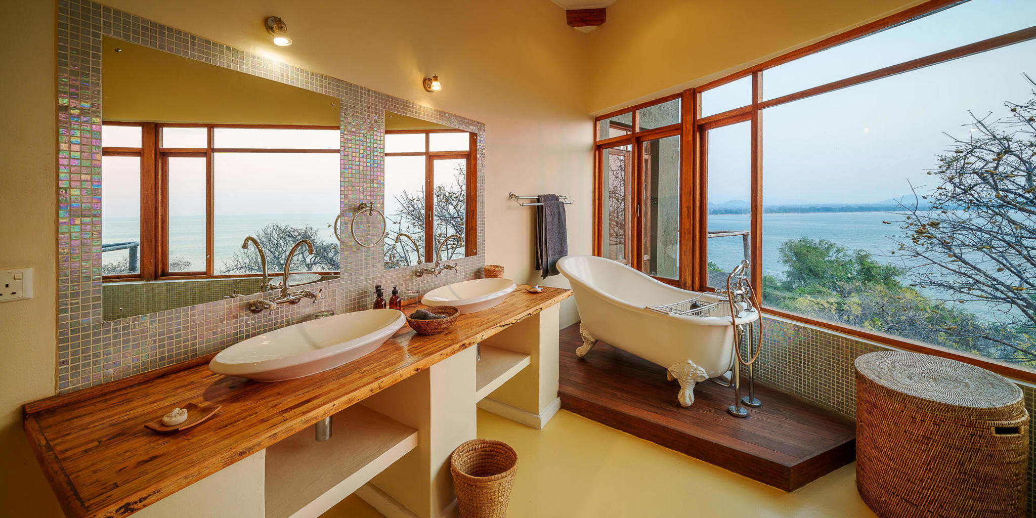 Bathroom, Pumulani Lodge, Lake Malawi, Malawi