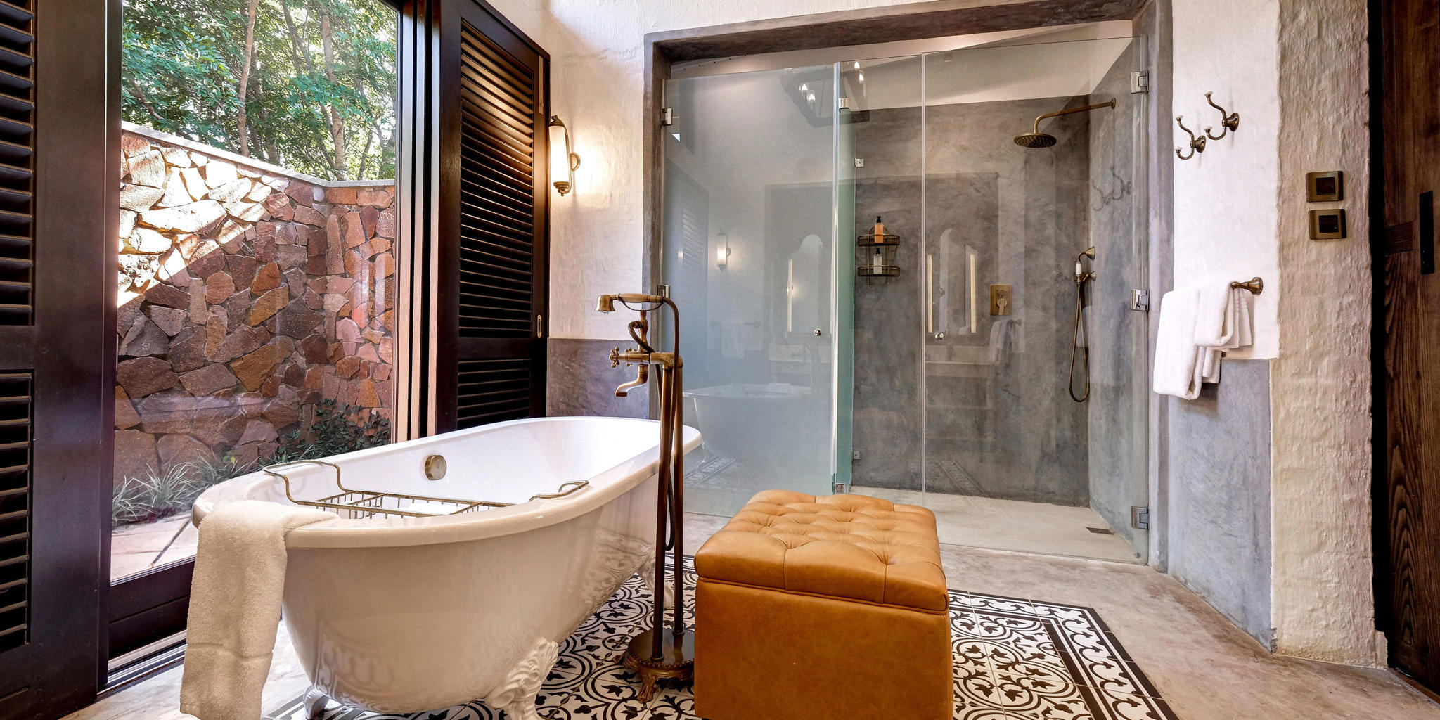 Bathroom 4, Mbano Manor, Victoria Falls, Zimbabwe
