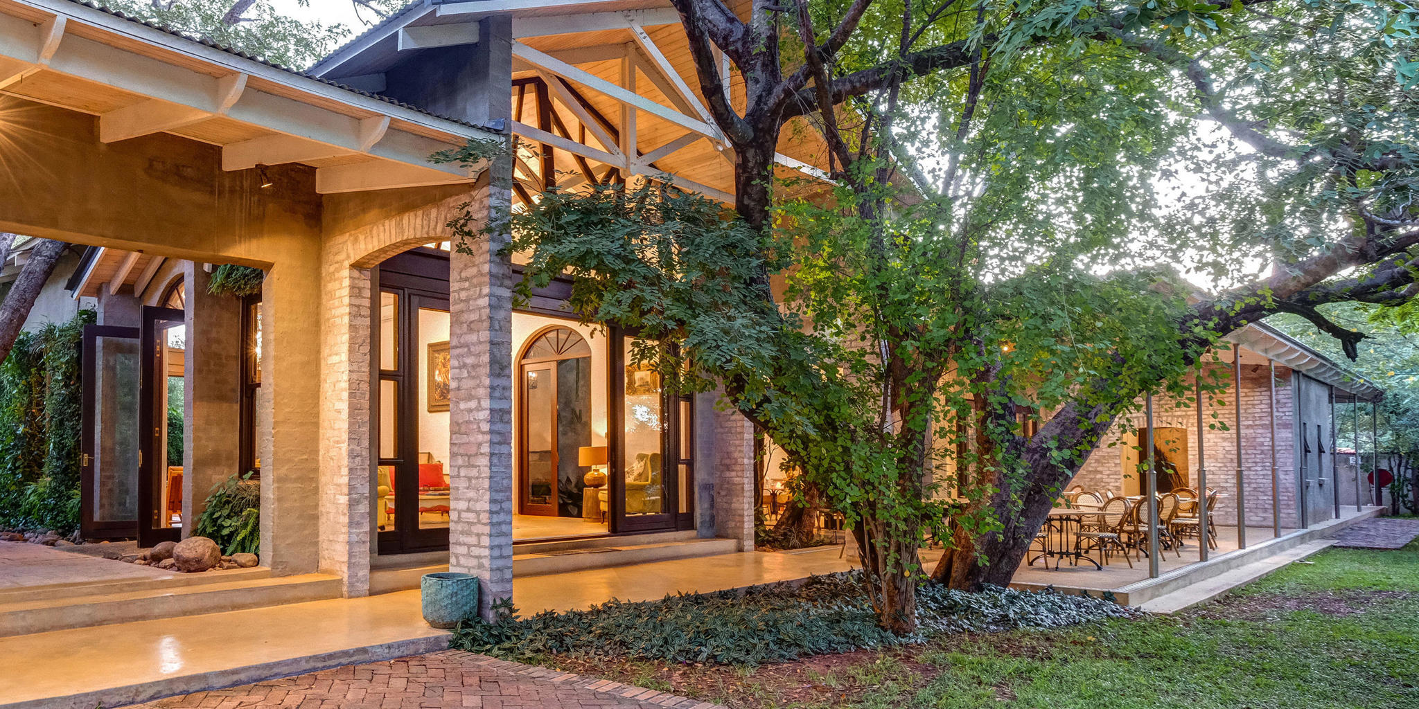Exterior Main Area, Mbano Manor, Victoria Falls, Zimbabwe