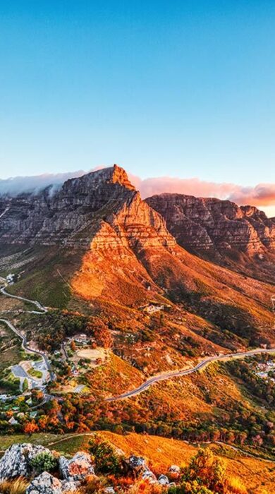 Sunset over Table Mountain, Cape Town, South Africa - Yellow Zebra Safaris