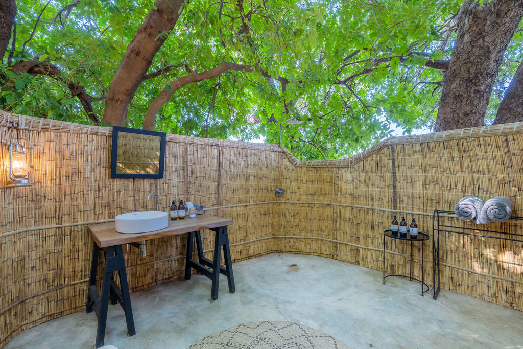 outdoor bathroom, mchenja, zambia - Yellow Zebra Safaris