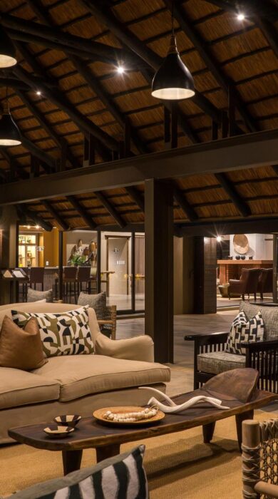 lounge, inyanti game lodge, south africa - Yellow Zebra Safaris