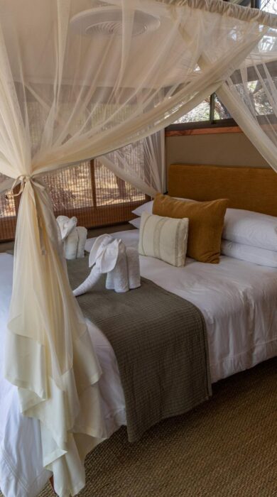 bedroom at tum tum treehouse, hwange, zimbabwe - Yellow Zebra Safaris