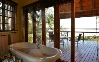 Muchenje Safari Lodge bathroom