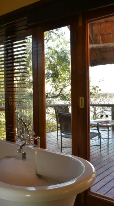 Muchenje Safari Lodge bathroom
