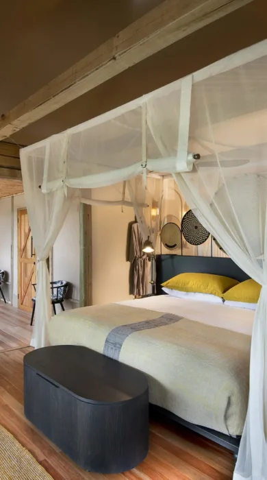 double bedroom, Khwai leadwood under thatch, botswana