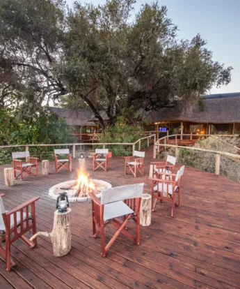 Rra Dinare lodge firepit