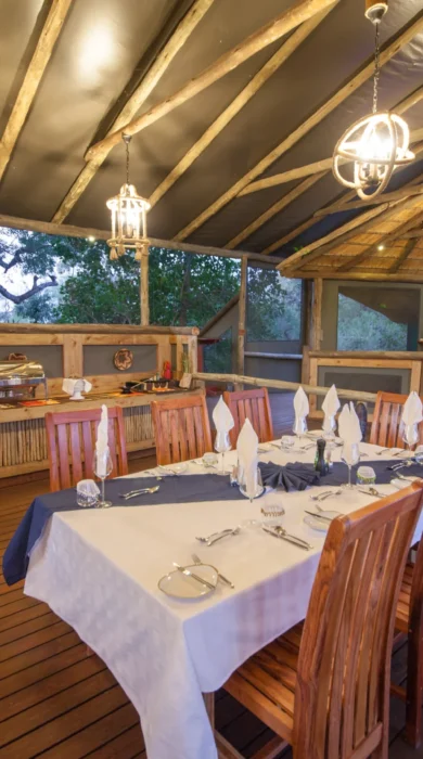 Rra Dinare Lodge dining