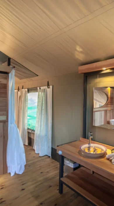Rra Dinare bathroom