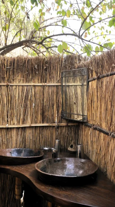 RAS TAFIKA EN SUITE VANITY
