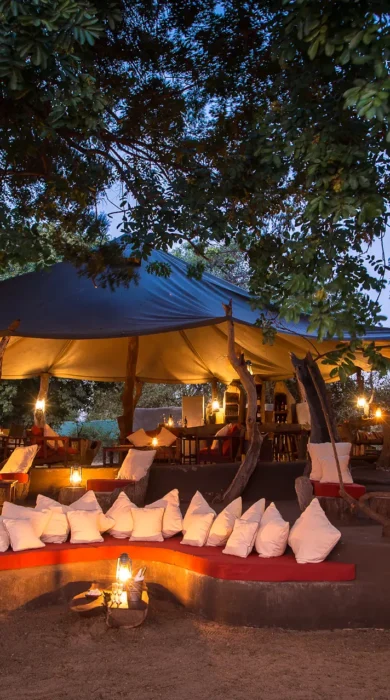 Dining, Tena Tena Camp, South Luangwa NP, Zambia