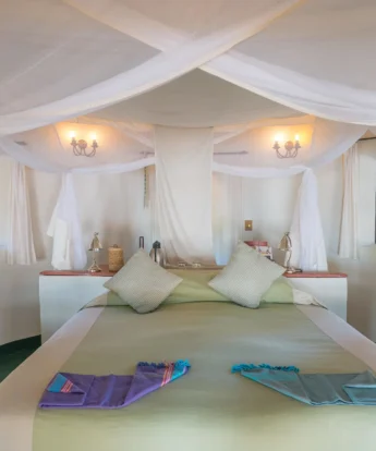 bedroom, nsefu camp, south luangwa national park, zambia