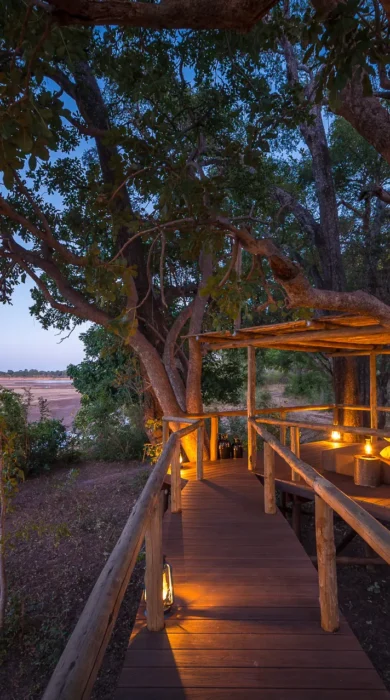Lookout, Chamalandu, South Luangwa NP, Zambia