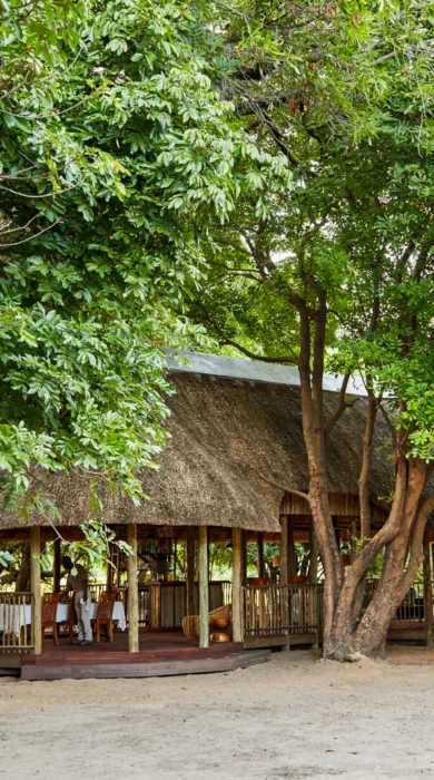 Dining, Kuyenda, South Luangwa NP, Zambia
