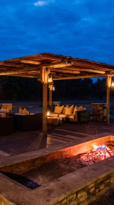 Fire Pit, Mfuwe Lodge, South Luangwe NP, Zambia
