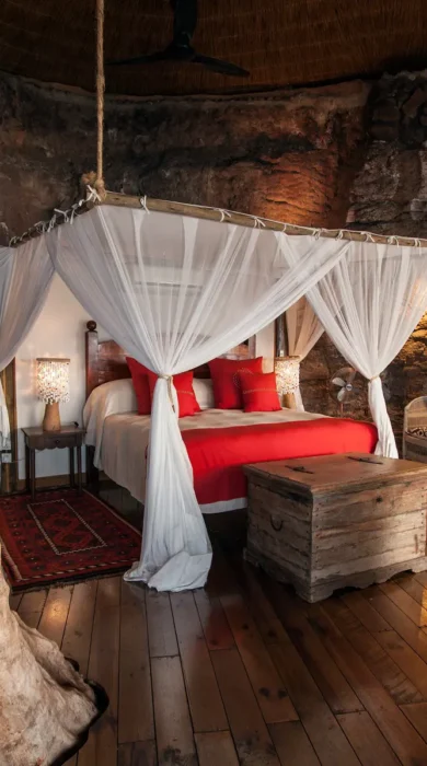 Tree House bedroom, Tongabezi, Zambia