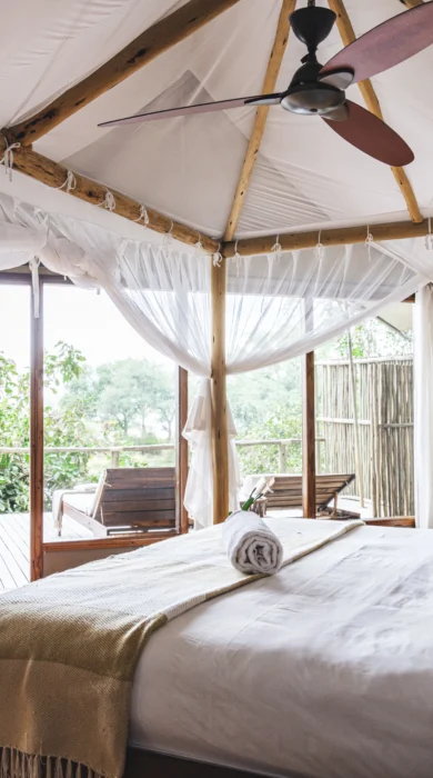 King guest bedroom, Anabezi, Zambia