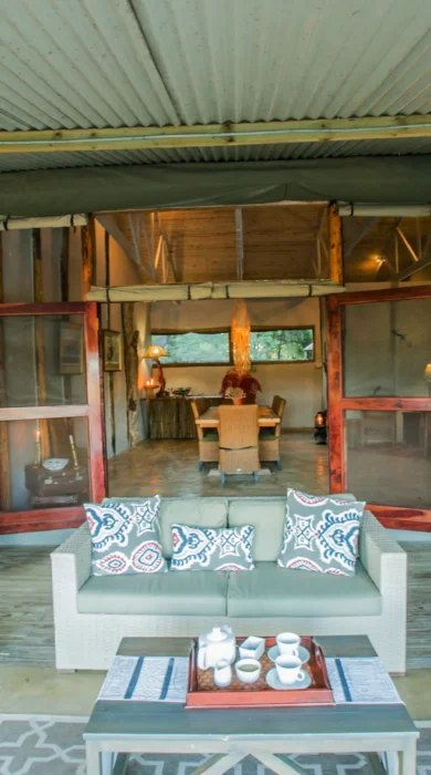 toms little hide lounge zimbabwe yellow zebra safaris