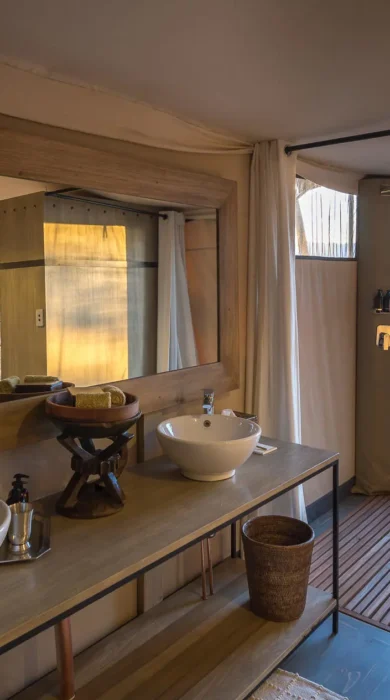 Bathroom, Ruckomechi, Mana Pools NP, Zimbabwe