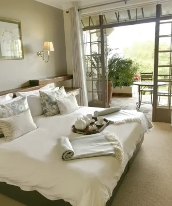 Ilala Lodge double bed