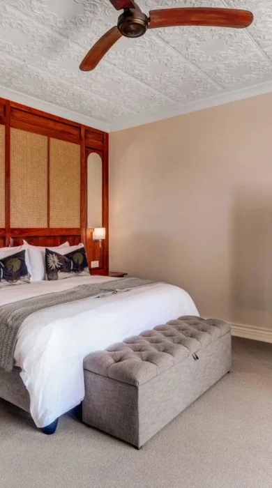 Deluxe king room, Palm River Lodge, Zimbabwe