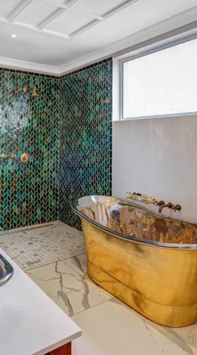 Honeymoon suite bathroom, Palm River Lodge, Zimbabwe