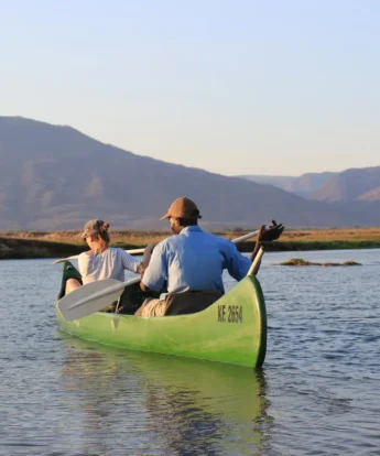 canoe safaris, mana pools, zimbabwe holidays