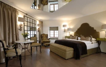 Heinitzburg Room