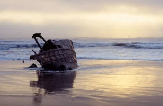 shipwreck, the skeleton coast, namibia safaris