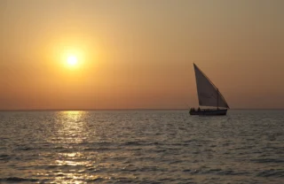 dhow sailing, bazaruto beach, mozambique safari holidays