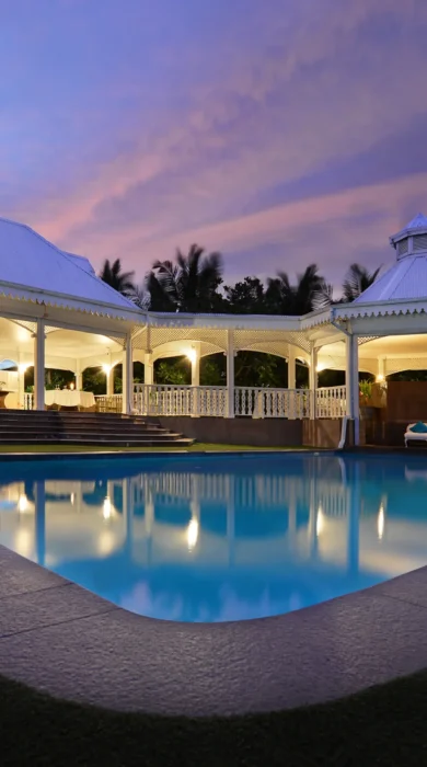 pavilion low pool layered