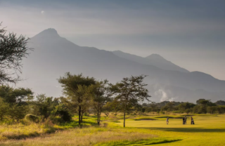 Golf, Arusha, Tanzania safari