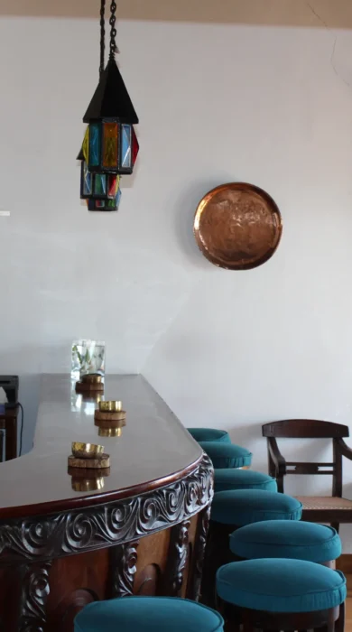Bar & meeting place