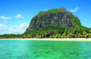 le morne mountain, mauritius, africa safari destination