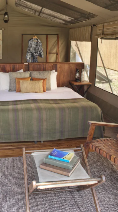 Olakira En suite double room with wooden deck platform and lounge area