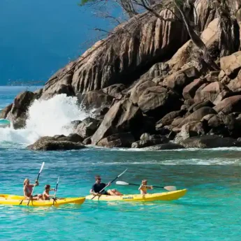 Family-Canoeing-Trip-Seychelles
