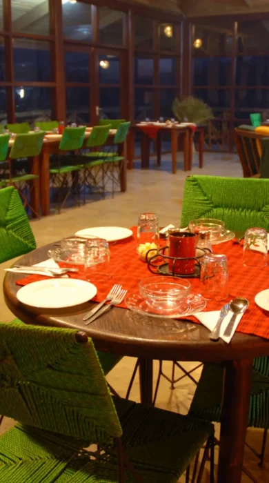 1 Dining 4