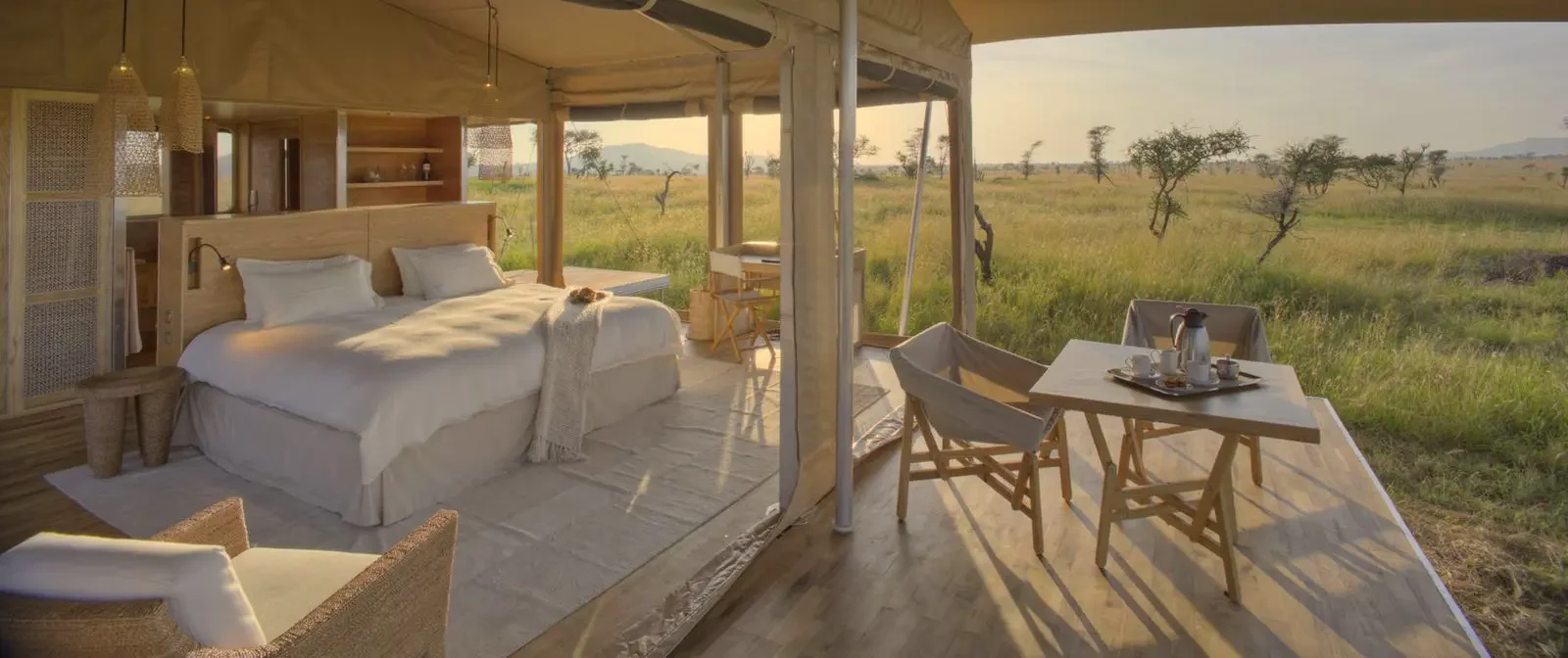 Roving Bushtops Couples Bedroom