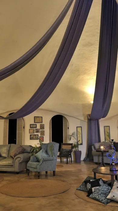 lounge wide