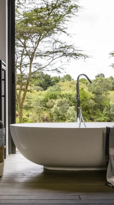 Sanctuary Olonana view tub
