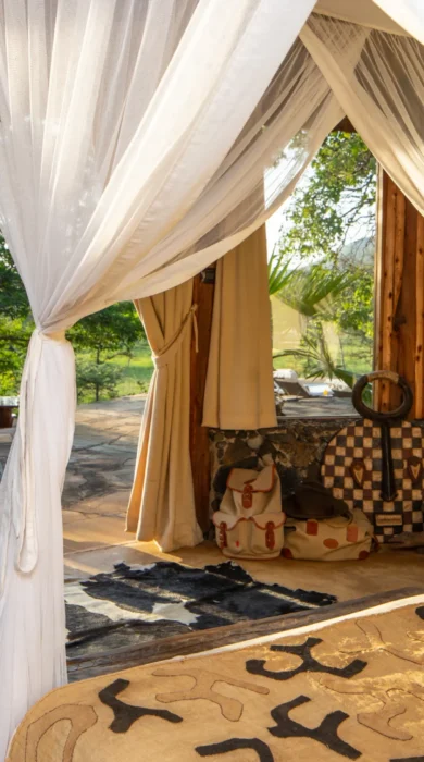 Camp Ya Kanzi bedroom