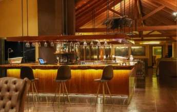 Bar, Ole Sereni, Nairobi National Park, Kenya