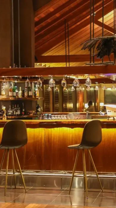 Bar, Ole Sereni, Nairobi National Park, Kenya