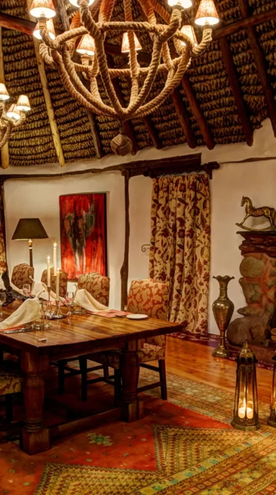 Laragai house dining room