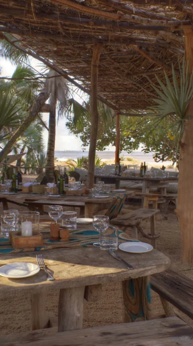 Che Shale Outdoor Restaurant Seating