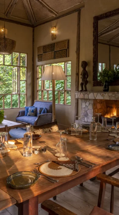 Dinning, Bwindi Lodge, Queen Elizabeth Np, Uganda