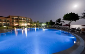 Hotel Pool night