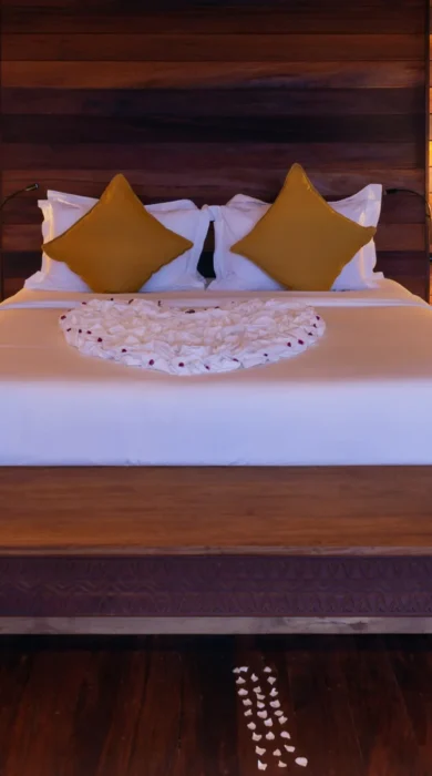 double bed, nile safari lodge, murchison falls national park, uganda